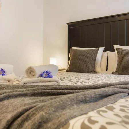 Rolycar 203 Apartment